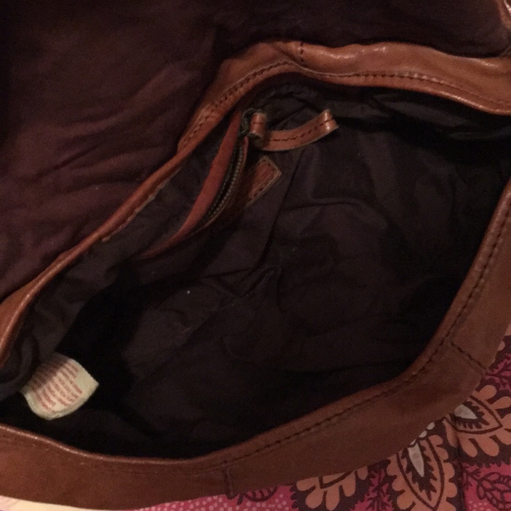 Never used lucky brand crossbody camel color - Picture 3 of 4
